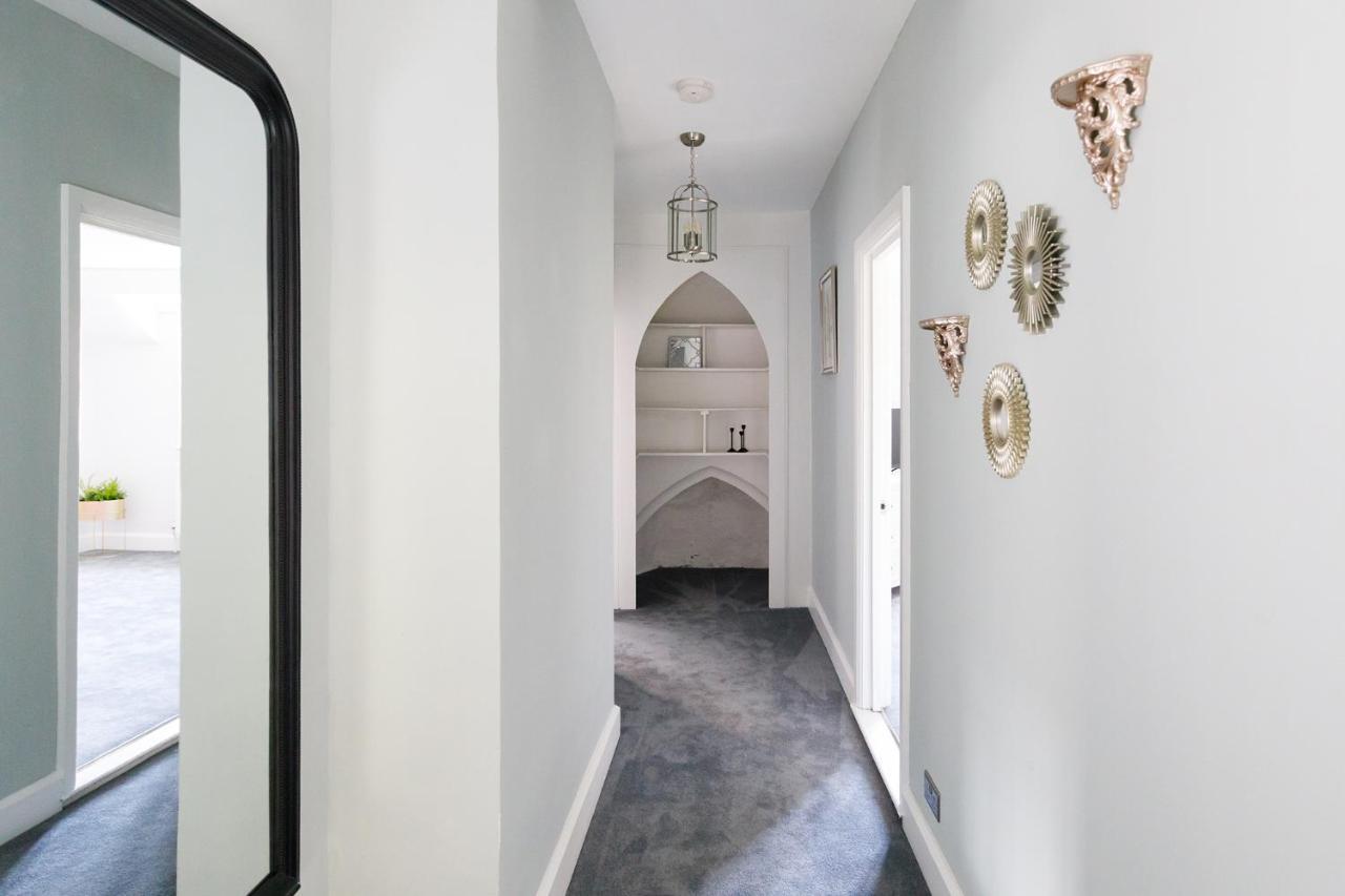Cloisters Cottage Чичестер Экстерьер фото